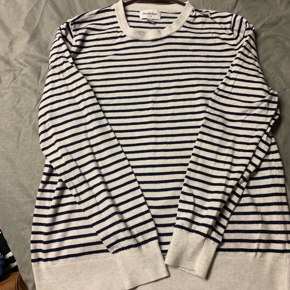 Men’s light sweater